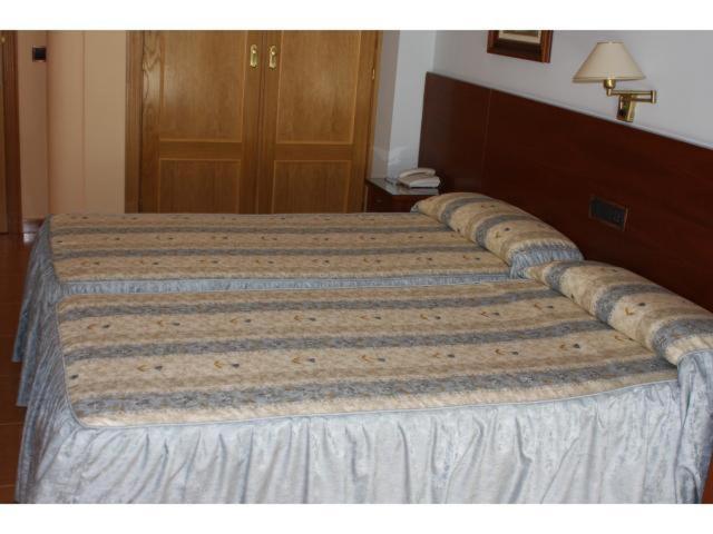 Hostal Castilla Benavente Exterior photo
