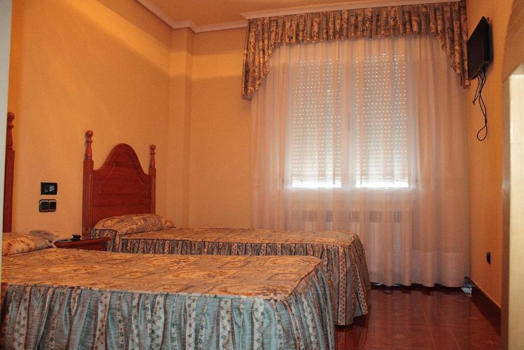 Hostal Castilla Benavente Room photo